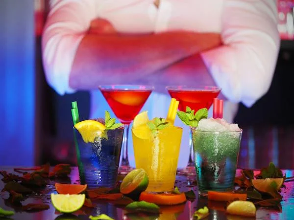 7 Soft Skills That Set Apart the Best Bartenders
